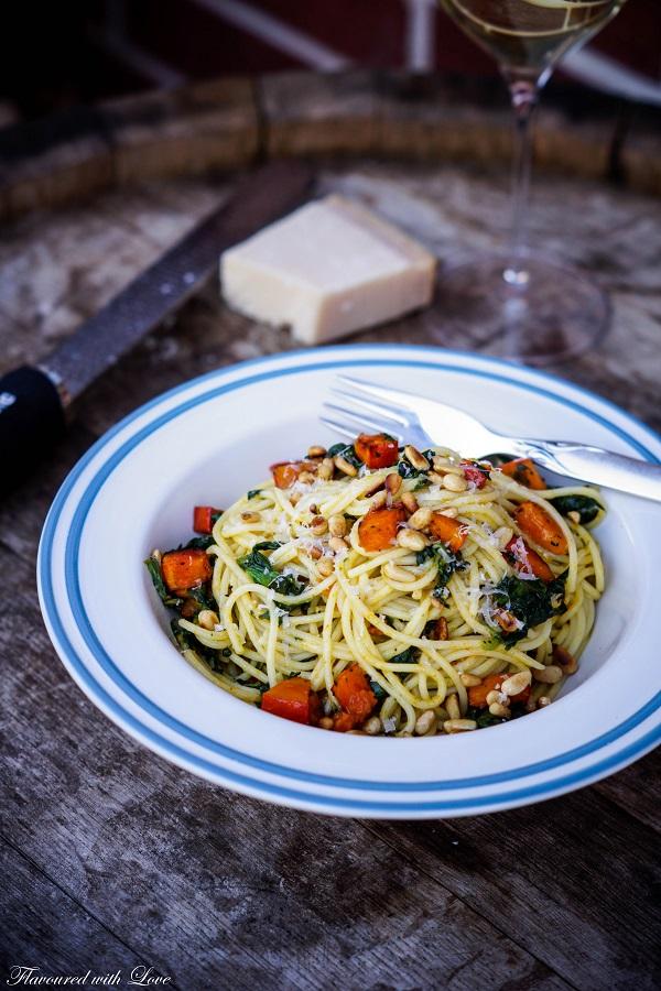 Rezeptbild: Spaghetti mit geröstetem Kürbis und Spinat
