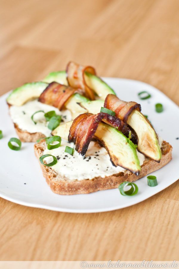 Rezeptbild: Avocado-Speck-Toast