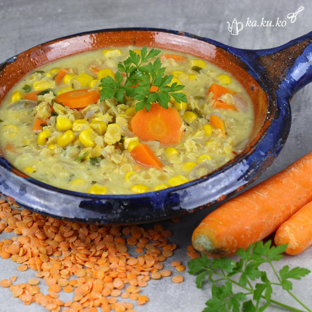 Rezeptbild: Rote Linsen-Mais-Suppe mit Karotten und Koriander