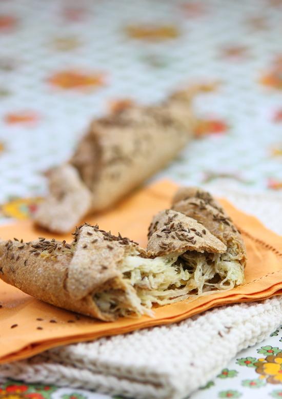 Pikante Sauerkraut-Stangen und -Baguettebrötchen von Madam Rote Rübe ...