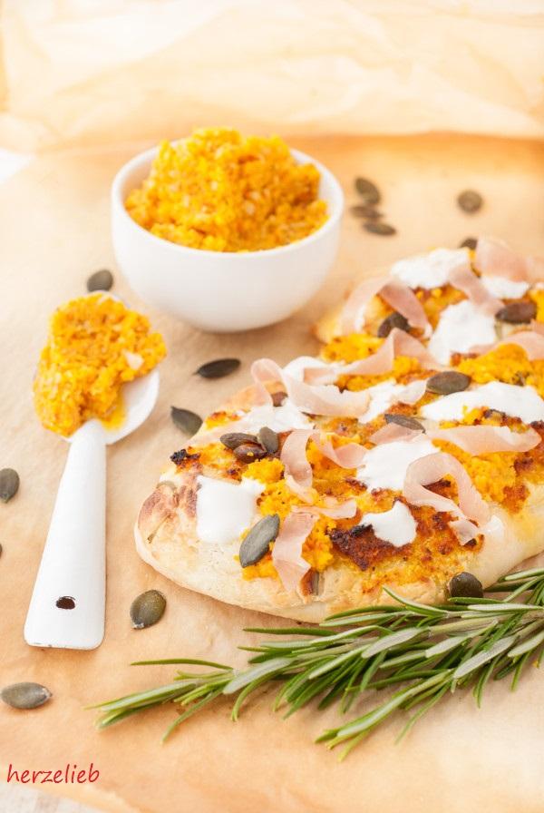 Rezeptbild: Küribis Pesto - ideal für die Pizza