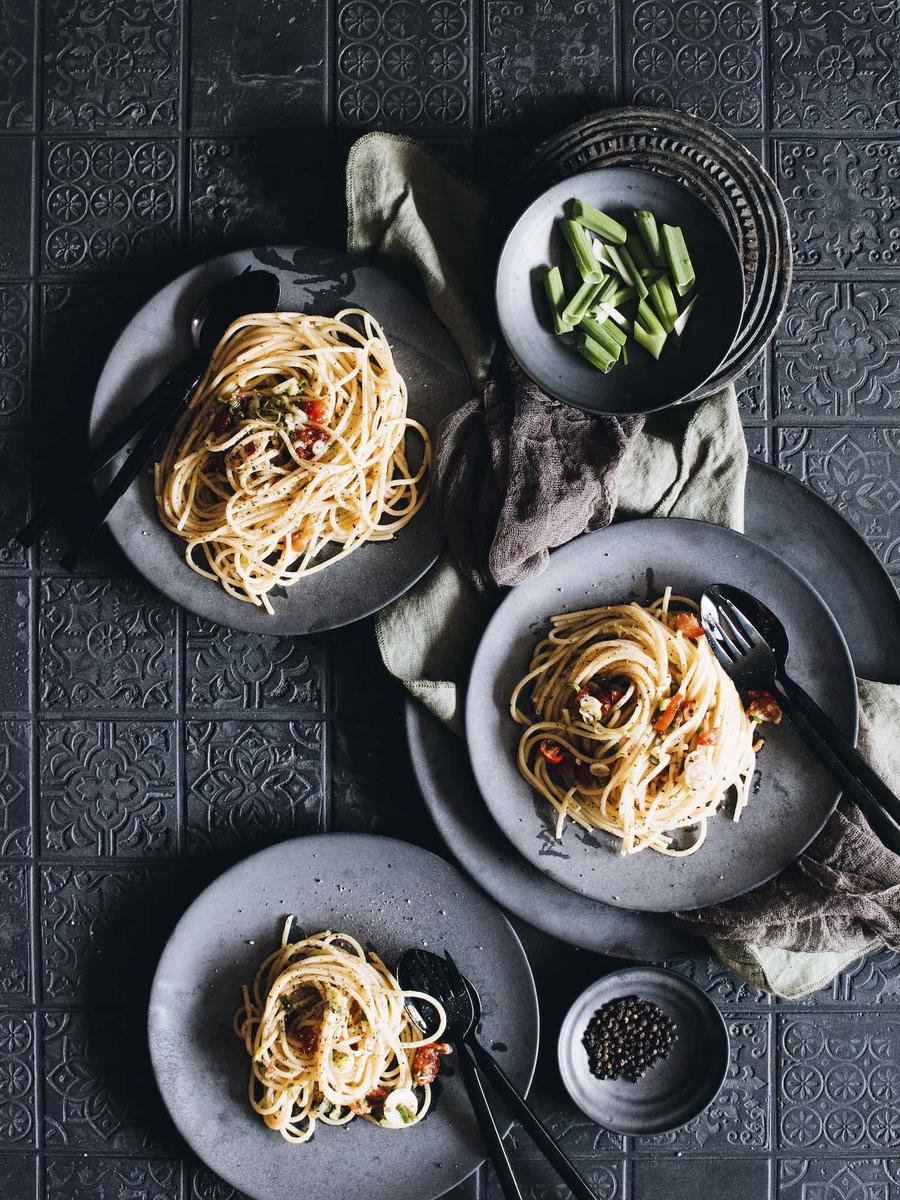 Rezeptbild: SPAGHETTI MIT UNGEKOCHTER SOSSE
