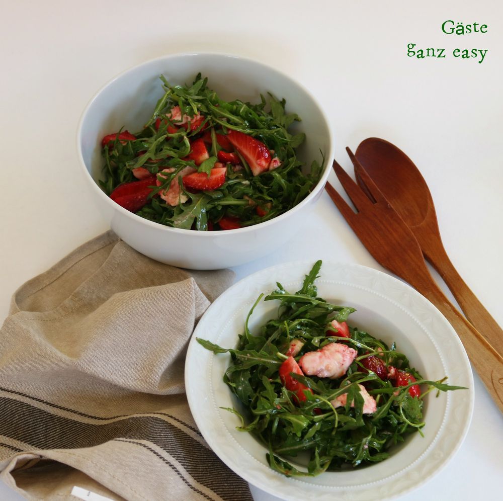 Rezeptbild: Rucolasalat mit Erdbeeren und Büffelmozzarella