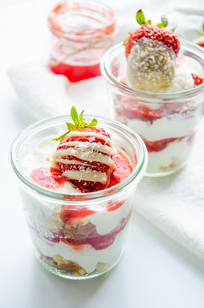Rezeptbild: Erdbeer-Kokos-Dessert