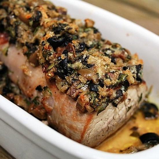 Rezeptbild: Schweinefilet mit Oliven-Kräuter-Kruste