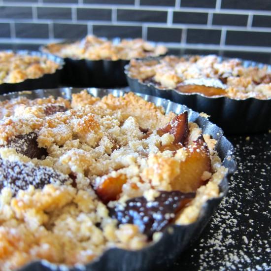 Rezeptbild: Streusel-Tartelettes mit Zwetschgen
