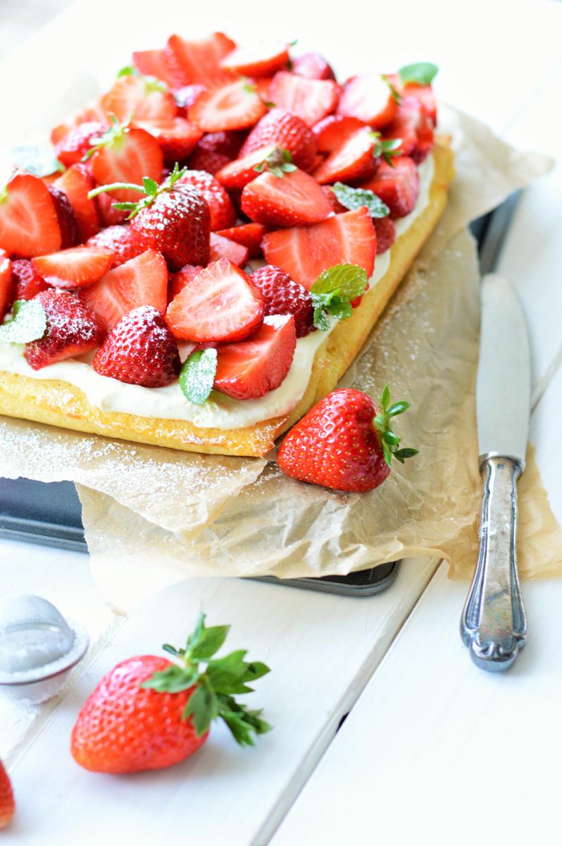Rezeptbild: Erdbeere-Blondies 