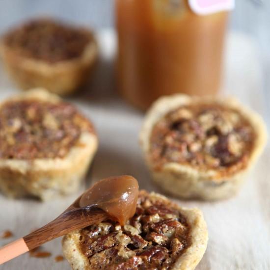 Rezeptbild: caramel pecan tassies