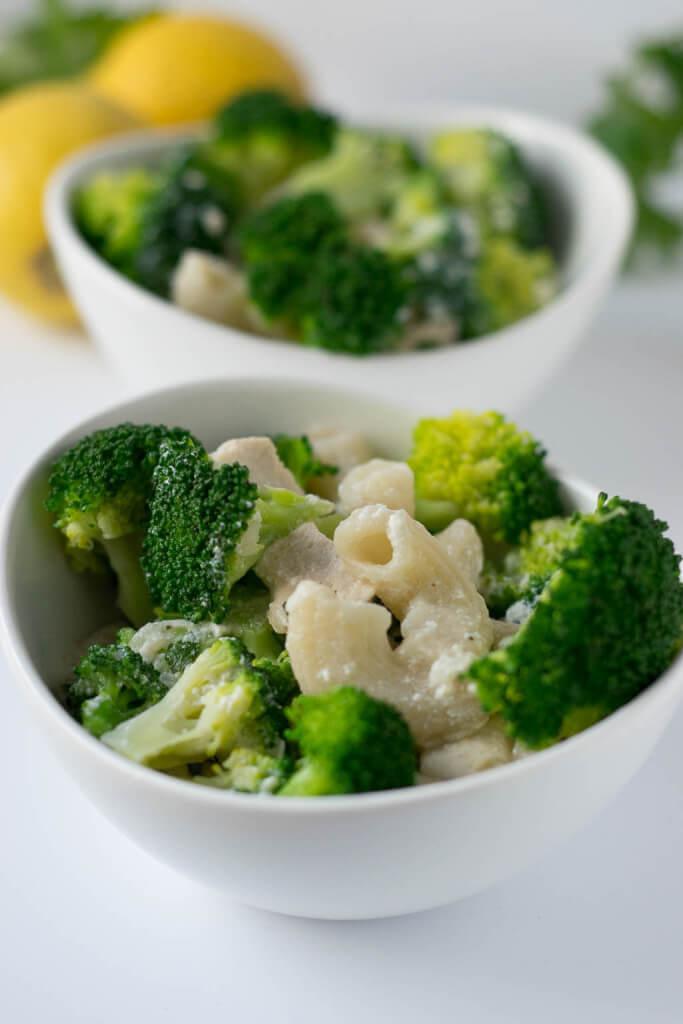 Rezeptbild: Zitronen-Pasta mit Hähnchenbrust und Brokkoli