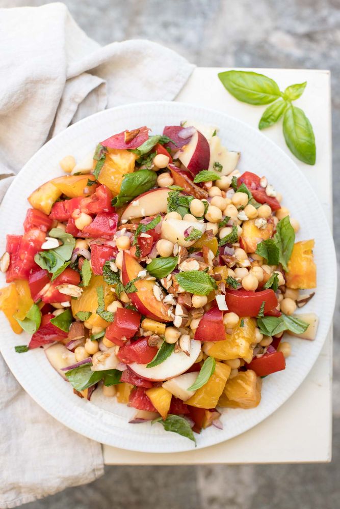 Rezeptbild: Nektarinensalat mit Tomaten und Kichererbsen