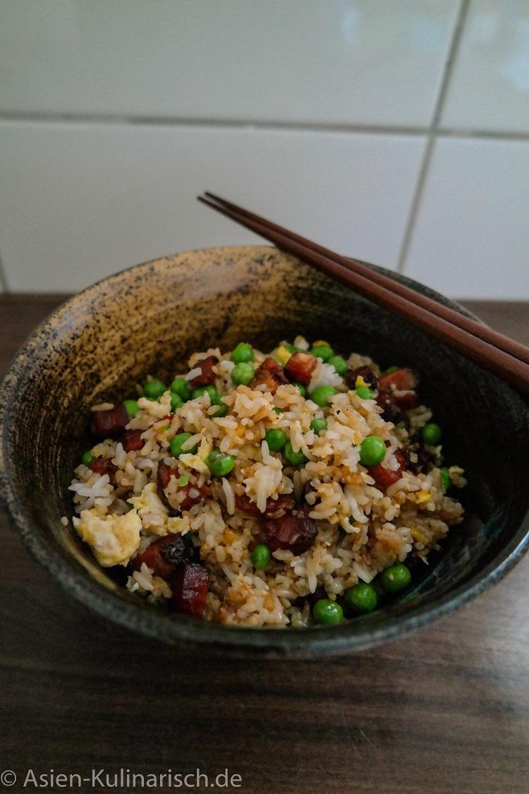 Rezeptbild: Bratreis mit Erbsen und Speck