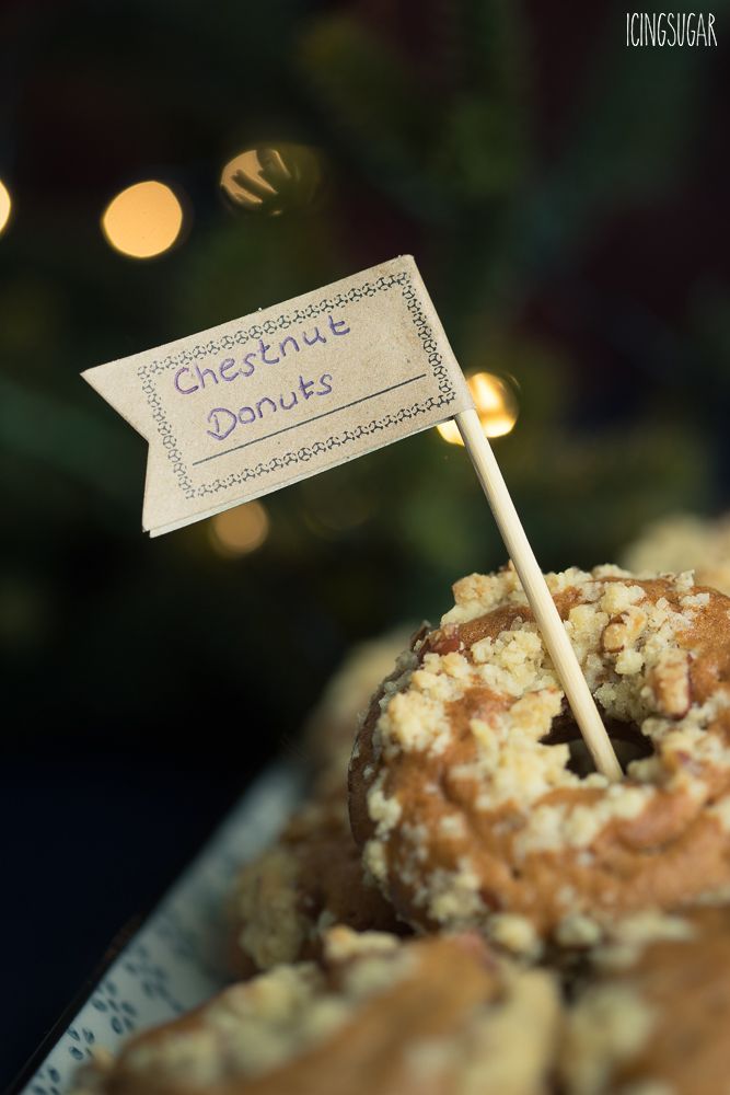 Rezeptbild: Gebackene Maroni Donuts mit Pekannuss Streusel