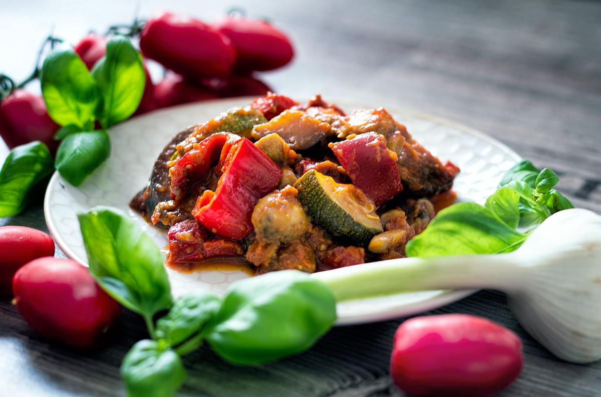 Rezeptbild: http://www.tofutante.de/mediterrane-gemuese-pfanne/