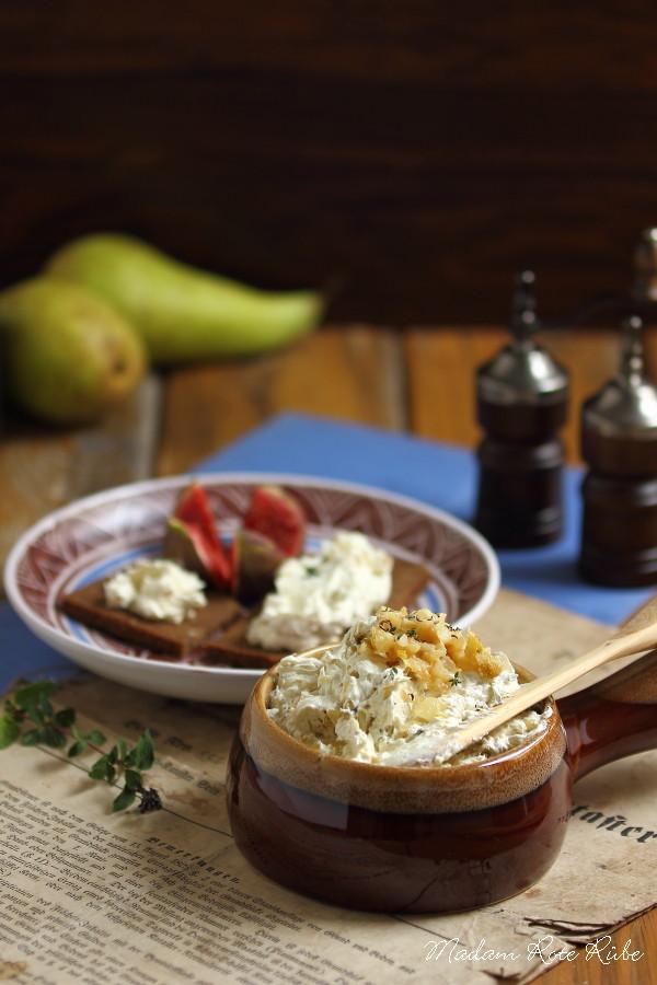 Rezeptbild: Vegetarisches Birnen-Zwiebel-Schmalz
