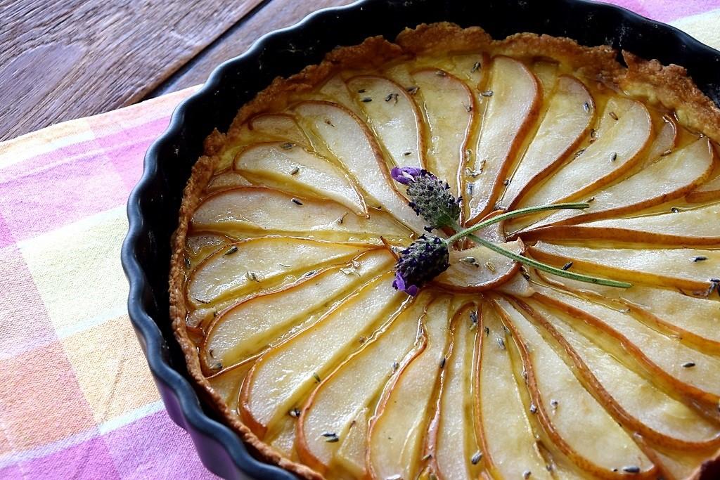 Rezeptbild: Birnentarte mit Lavendel