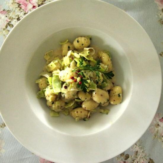 Rezeptbild: Gnocchi mit Porree in Rotisseur-Senf-Rahm