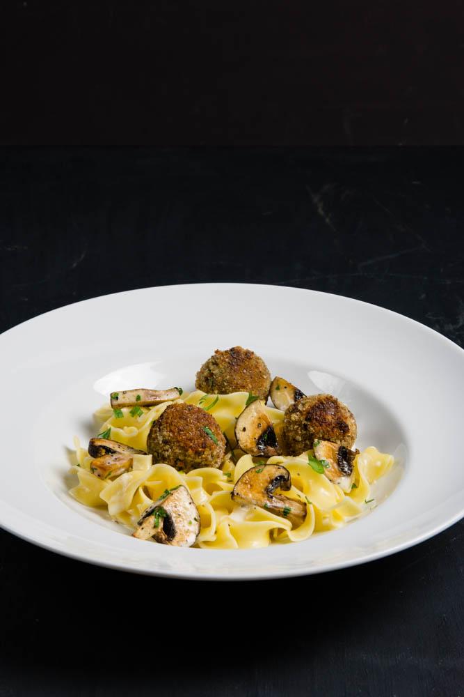 Rezeptbild: Pasta mit Pilzbällchen und Parmesansauce