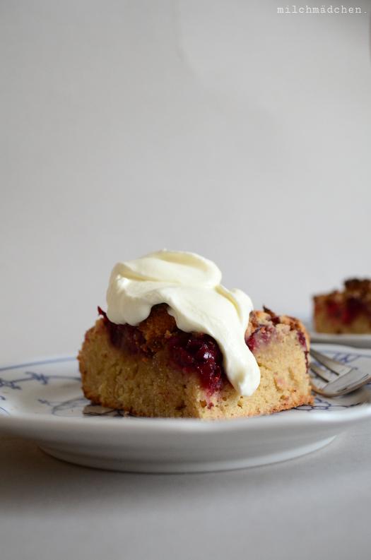 Rezeptbild: Baumkastenkuchen: Marzipan-Rührteig, Obst, Streusel