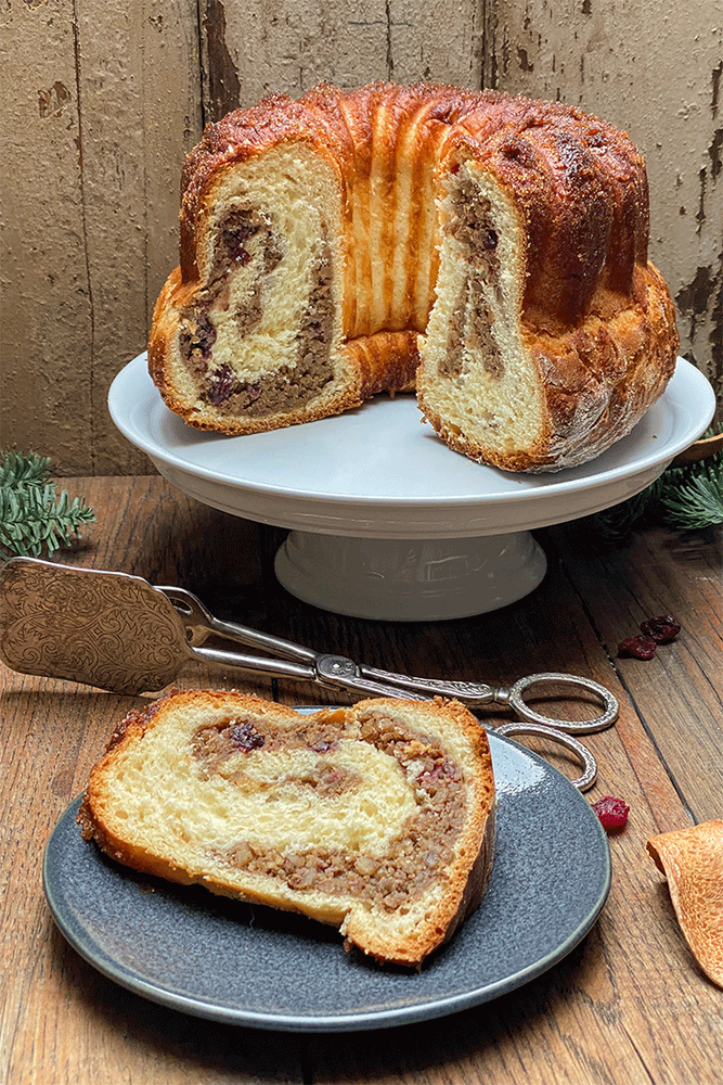 Rezeptbild: Reindling mit Nussfüllung