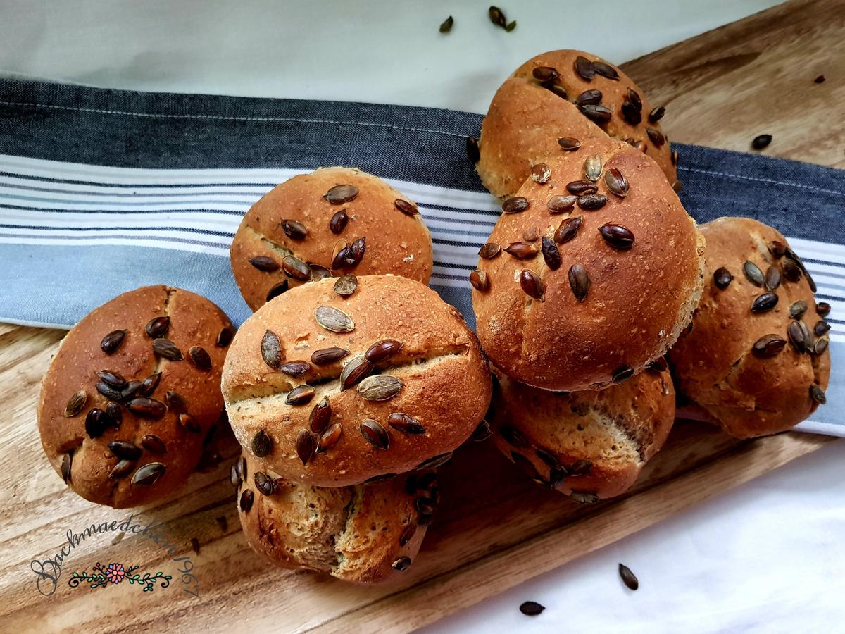 Rezeptbild: Kürbiskernbrötchen