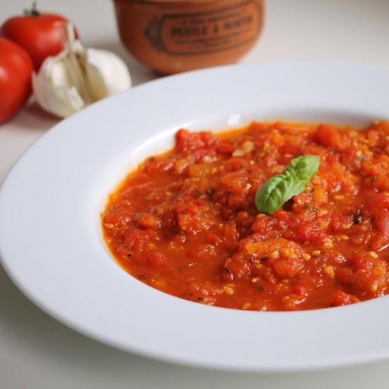 Rezeptbild: Ofengeröstete Tomatensuppe mit Pistou