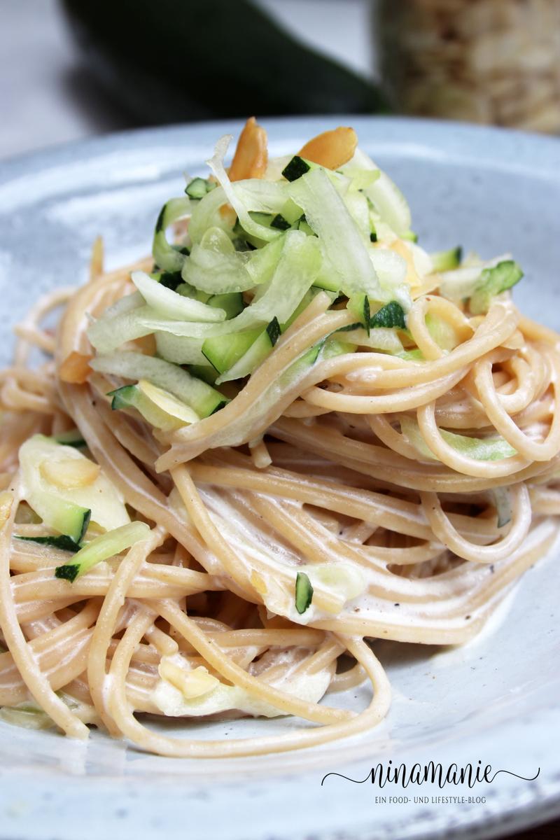 Rezeptbild: Zucchini-Mandel-Pasta