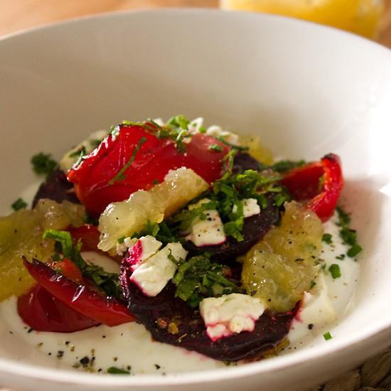 Rezeptbild: Rote Beete mit Joghurt und Zitronenrelish