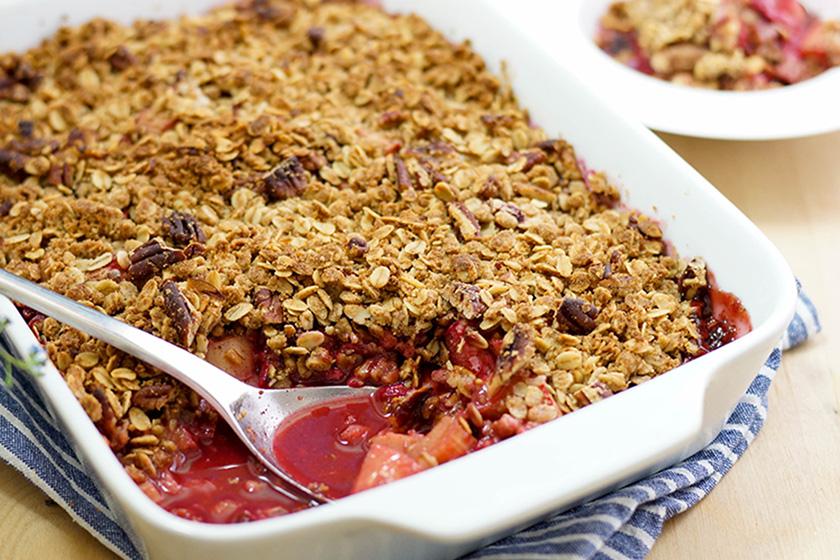 Rezeptbild: Himbeer-Rhabarber Crisp mit Ahorn-Sirup