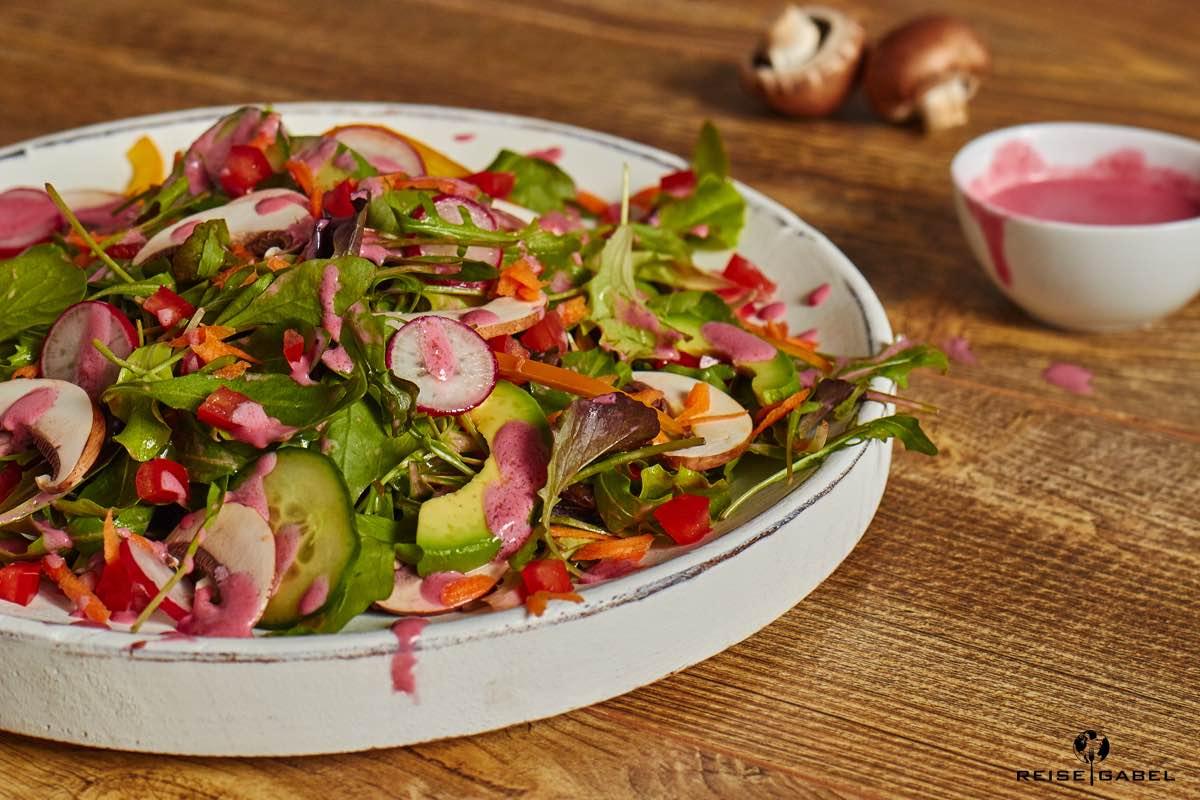 Rezeptbild: Frühlingssalat mit Himbeerdressing