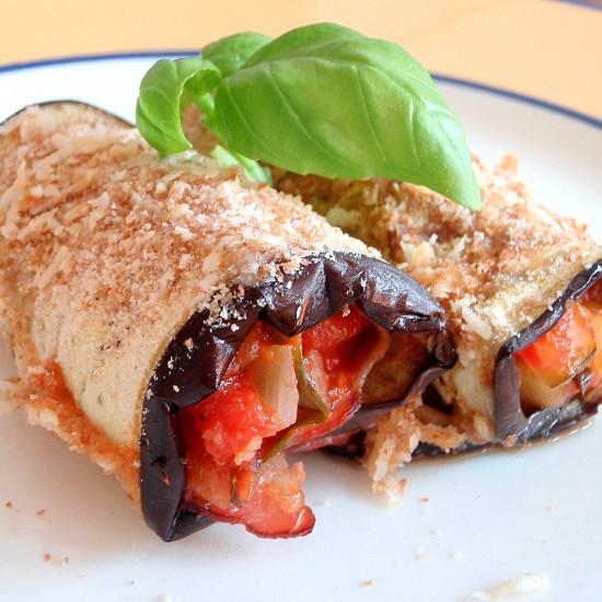 Rezeptbild: Auberginenröllchen mediterran