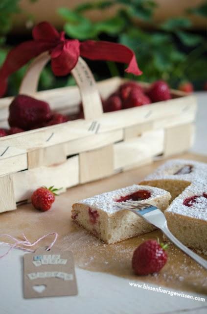 Rezeptbild: Veganer Erdbeer-Blechkuchen