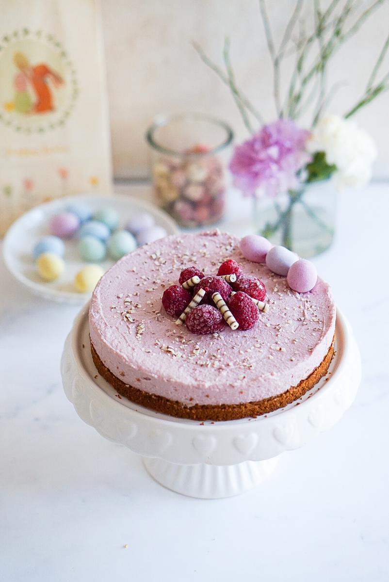 Rezeptbild: NO BAKE Cheesecake mit Himbeeren & knusper Boden