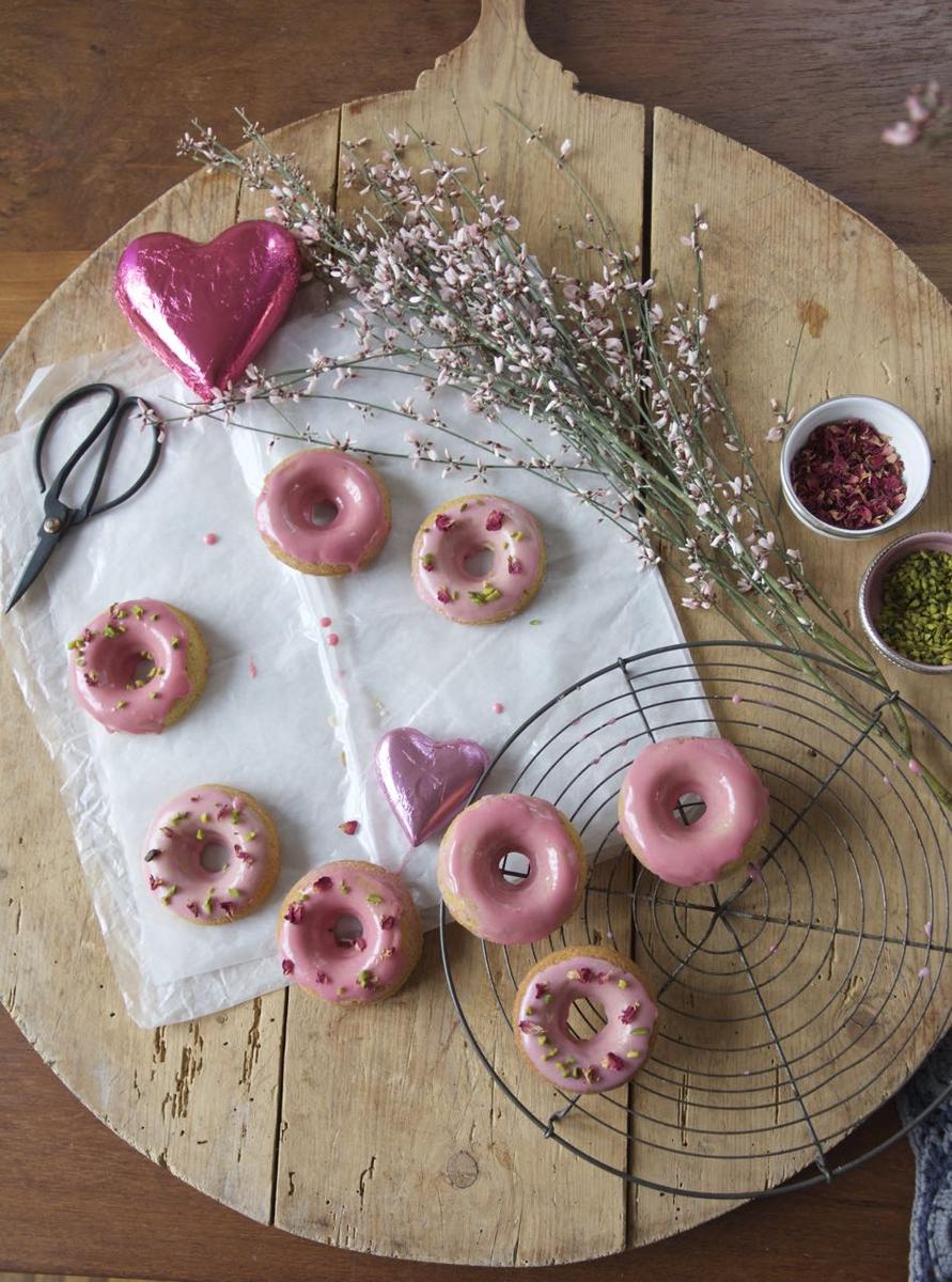 Rezeptbild: Persian Love Donuts zum Valentinstag