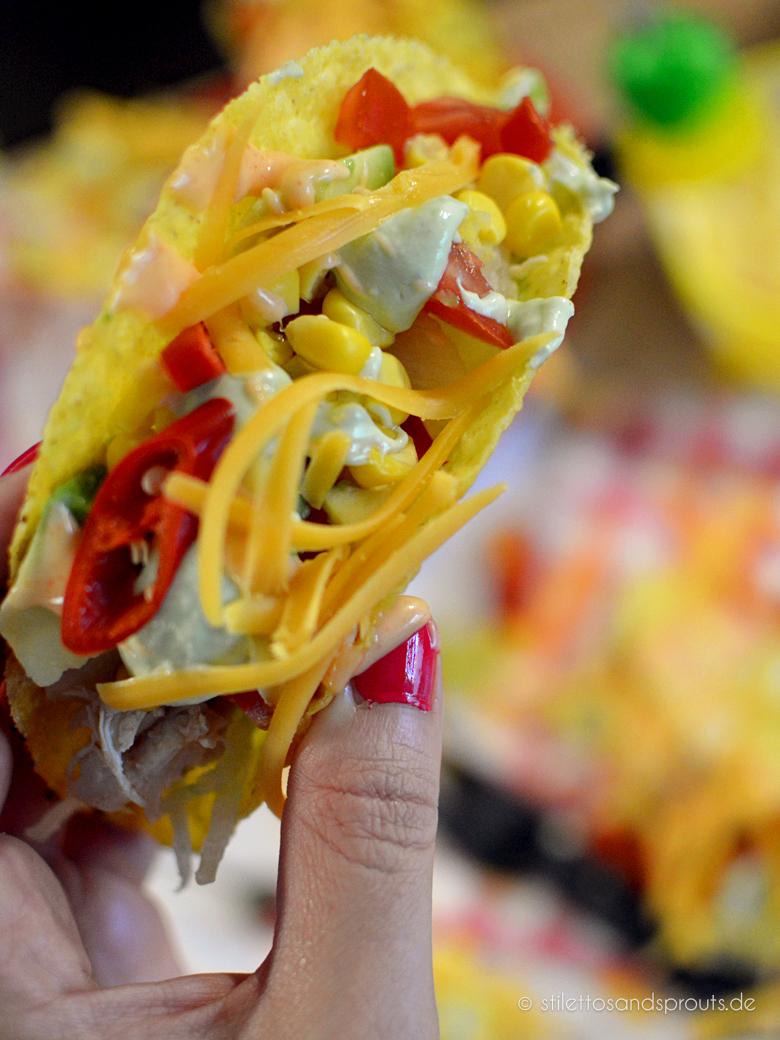 Rezeptbild: Lime Chicken Tacos mit Ananas und Avocado-Sauce
