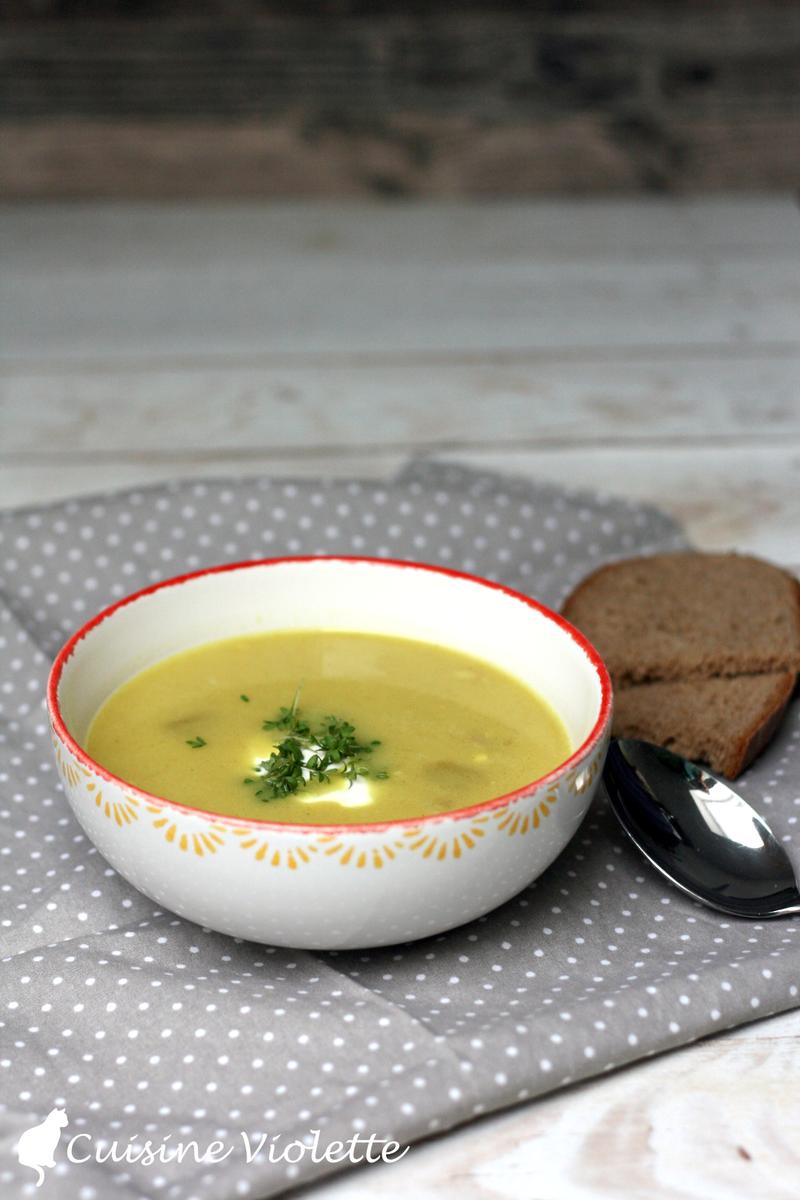 Rezeptbild: Curry-Geflügelcremesuppe
