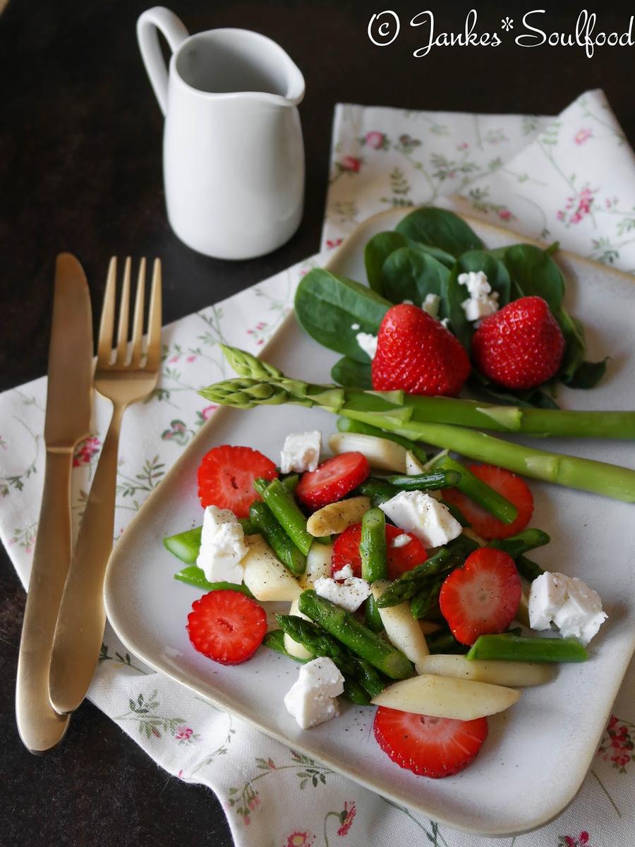Rezeptbild: Spargel-Erdbeer-Salat