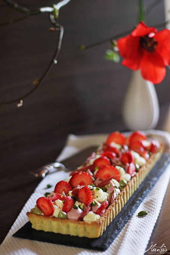 Rezeptbild: Pistazientarte mit Früchten und Mascarponecremes