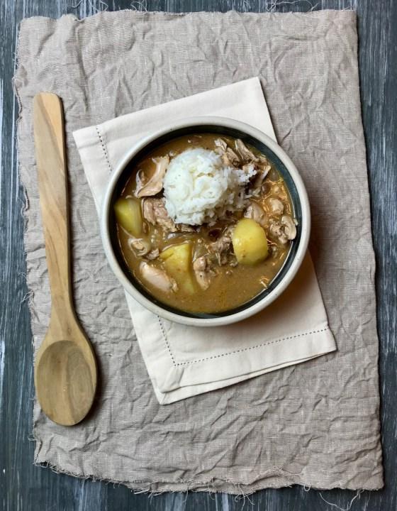 Rezeptbild: Massaman Curry mit Huhn, Kartoffeln und Erdnüssen