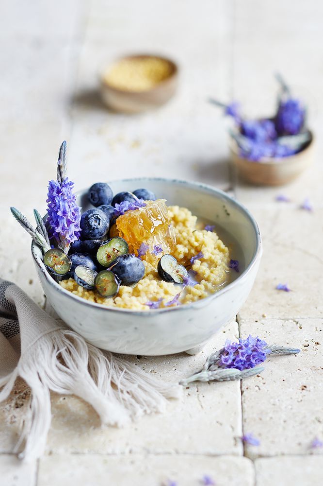 Rezeptbild: Heidelbeer-Lavendel Hirsebrei
