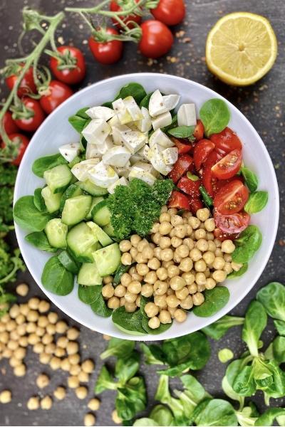 Rezeptbild: Bunter Kichererbsensalat