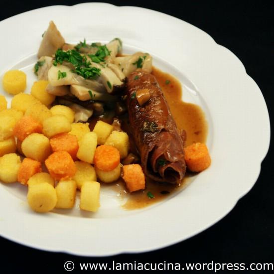 Rezeptbild: Zweierlei Polentanocken mit Kalbsröllchen