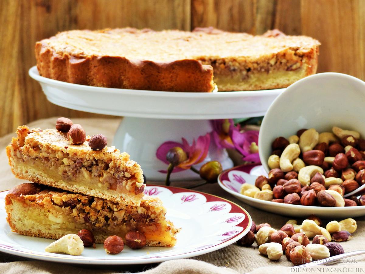 Rezeptbild: Bienenstich mit Mandelcreme