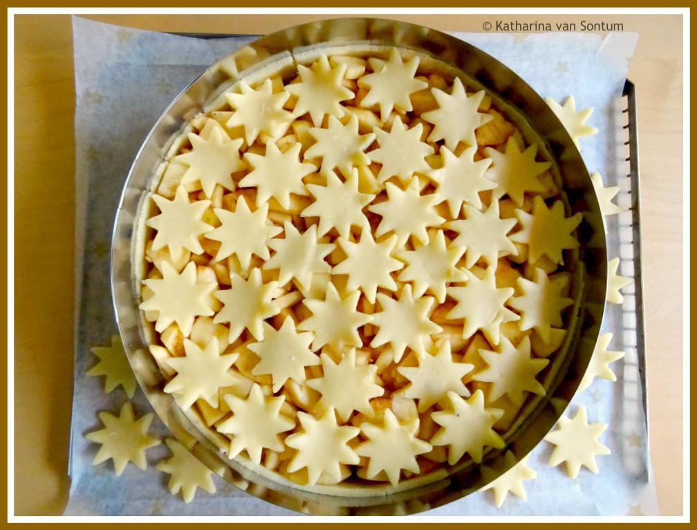 Rezeptbild: winterlicher Apfelkuchen mit Sternendecke