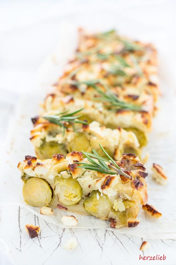Rezeptbild: Rosenkohl-Tarte mit Feta und Rosmarin