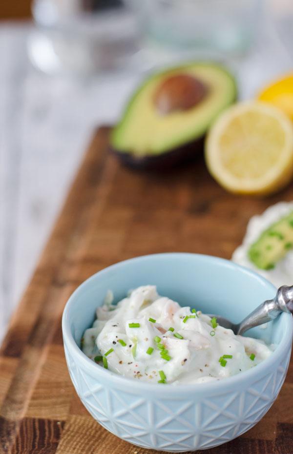 Rezeptbild: Quark mit Räucherlachs und Avocado