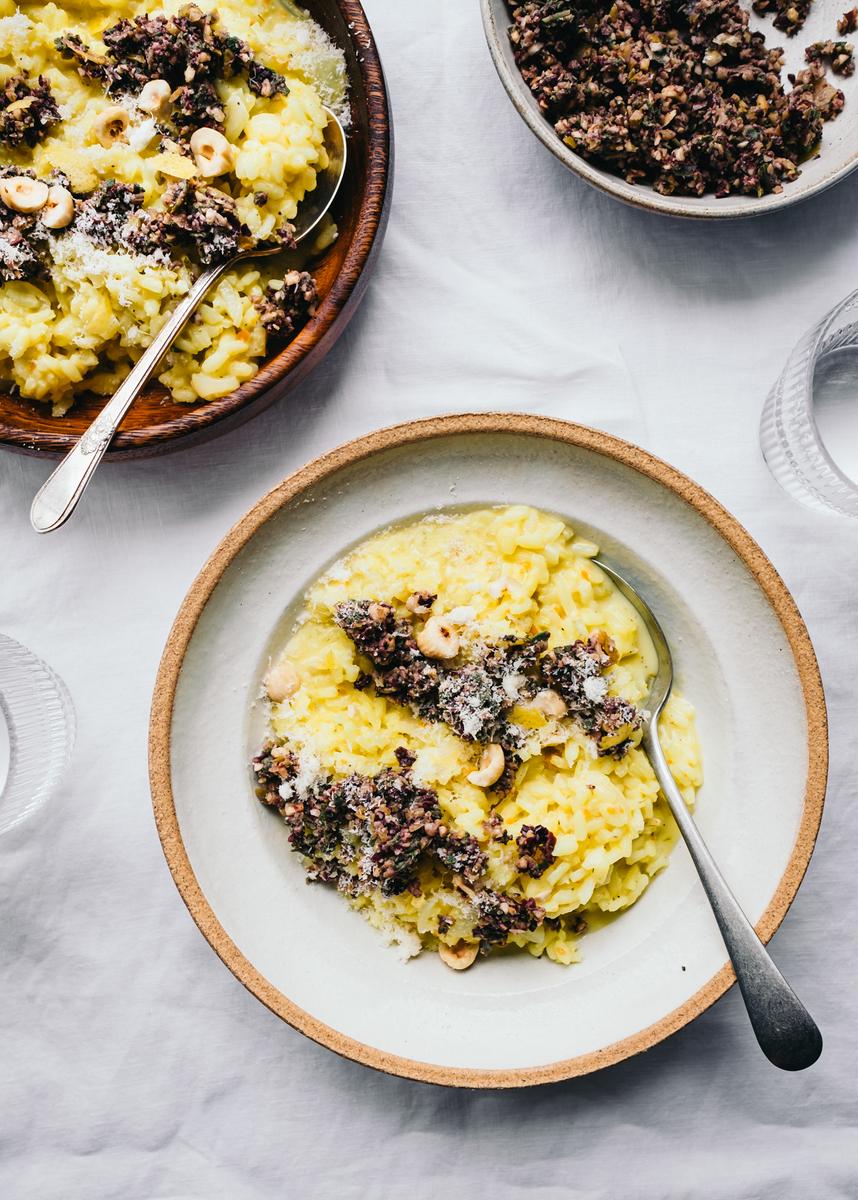Rezeptbild: Prosecco Risotto mit Oliven Crumble