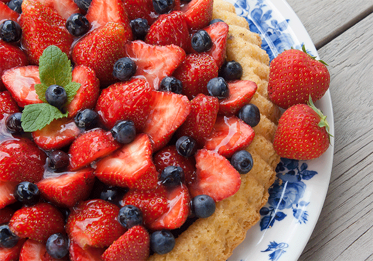 Rezeptbild: Schneller Obstboden mit Erdbeeren