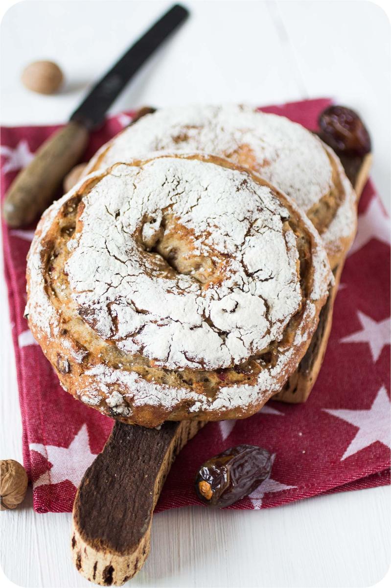 Rezeptbild: Dattel-Baumnuss-Ring