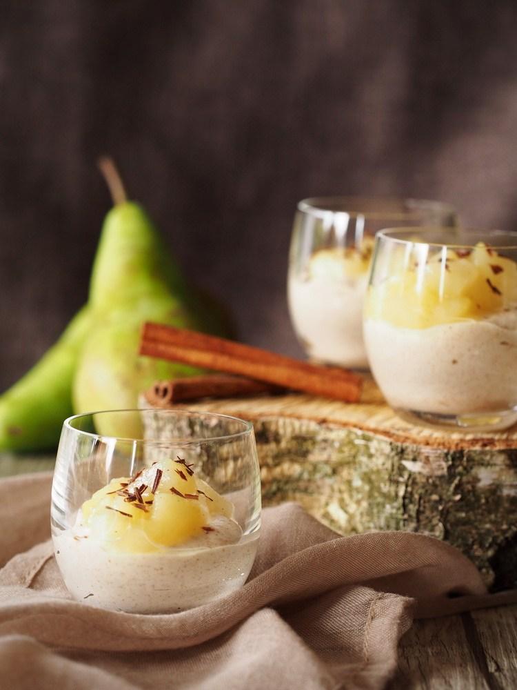 Rezeptbild: Weißes Zimt-Mousse mit Birnen
