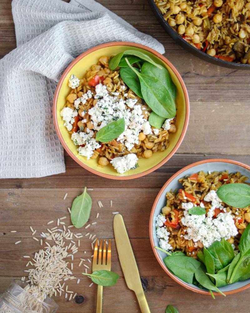 Rezeptbild: One-Pot Reispfanne mit Aubergine, Kichererbsen & Feta